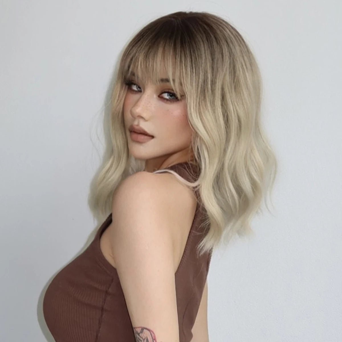 Blonde Ombre Short Wavy Wig with Bangs - HairNjoy